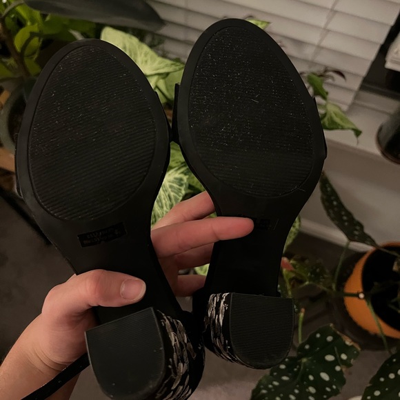 COPY - floral block heels - Picture 4 of 5